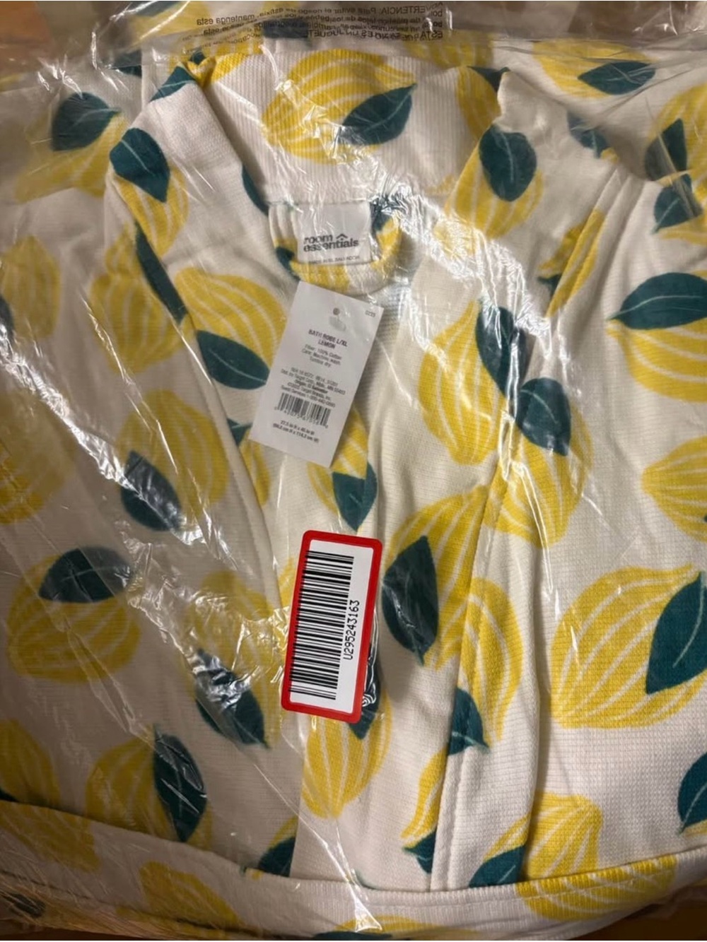 Room Essentials White Robe with Yellow Lemon & Green Leaf Print - Picture 3 of 5